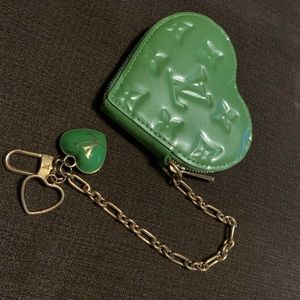 Authentic Louis Vuitton vernis chain coin wallet